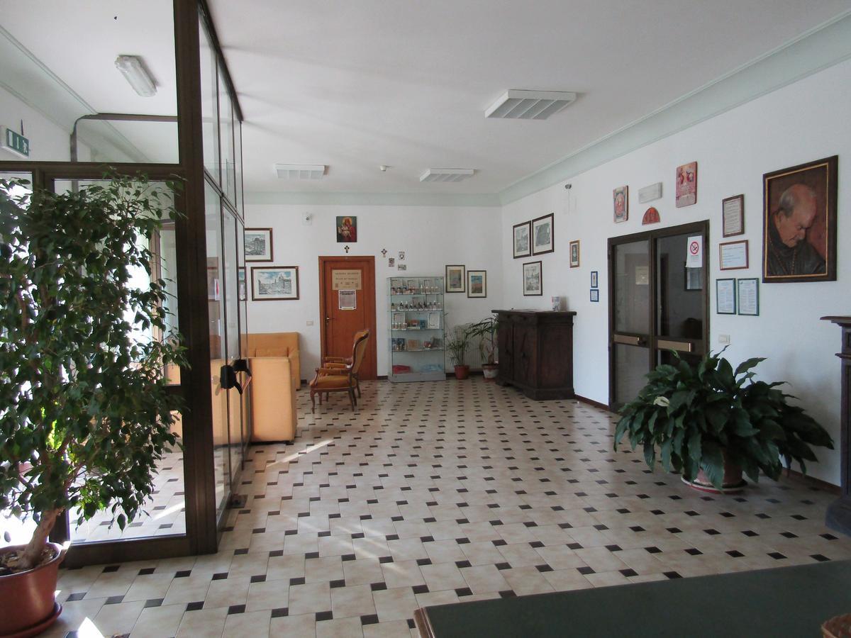 Monastero San Vincenzo - Casa Per Ferie Hotel Bassano Romano Luaran gambar