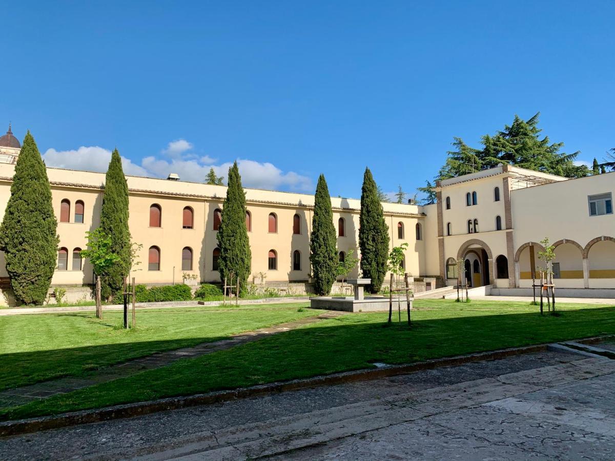 Monastero San Vincenzo - Casa Per Ferie Hotel Bassano Romano Luaran gambar